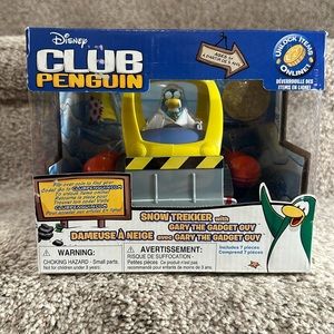 NIB Club Penguin Snow Trekker with Gary the Gadget Guy